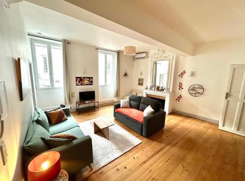 Louisa - Spacieux en Plein centre - Places gratuites - 1er étage