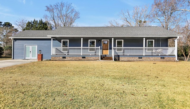Louisiana Charm, 4 bedroom, 5m to ILM, Private Yard & Fire Pit