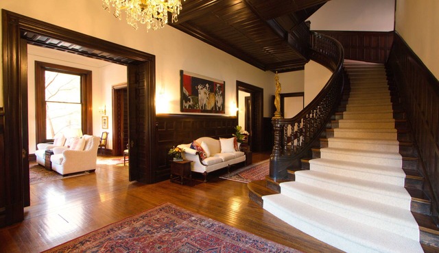 Louisville Bourbon Inn