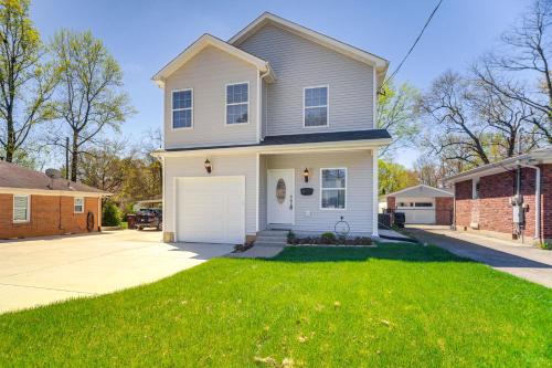 Louisville Retreat w/Deck ~ 11 Mi to Downtown!