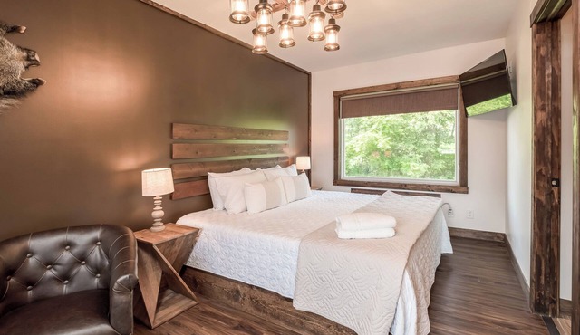 Lounge & Cozy Living | Free Parking