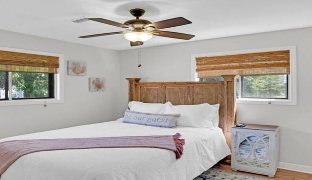 Lounge on Logan | Sleeps 6 | Pet Friendly