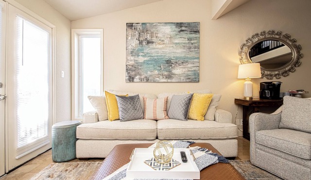 Loungin’ on the LakenQuiet spot to relax and enjoy lake views!