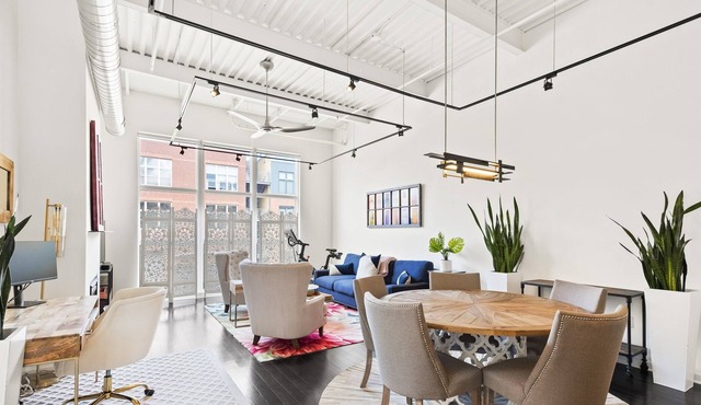Lounging In The Lofts | Luxe 1bed Penthouse