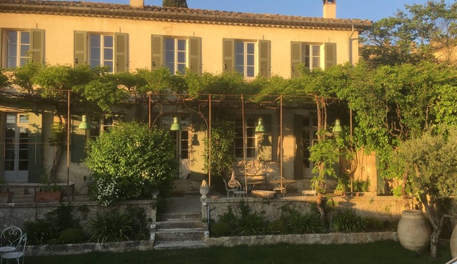 Lourmarin facing the castle, old bastide, garden and pool