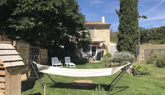 LOURMARIN:GROUND FLOOR IN BASTIDON AT THE FOOT OF THE LUBERON