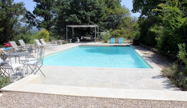 Lourmarin: Provencal bastide with mountain view & private pool