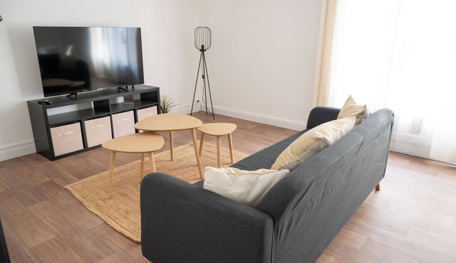 Loustalot - Bright 3-bedroom family apartment 70m2
