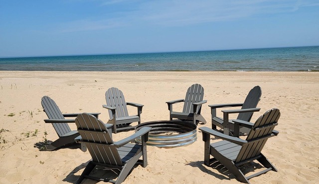 Lovango Hideaway Beach Resort-4 cottages on Lake Huron