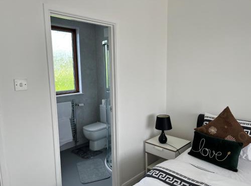 Love and Peace, Petts Wood