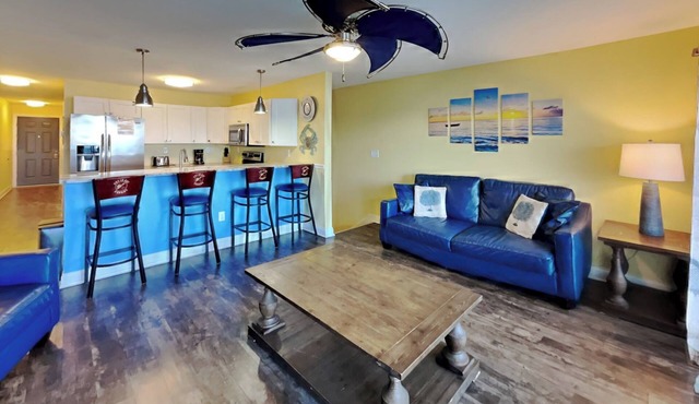 Love Being Near the Water? Perfect | 10 ppl | C111