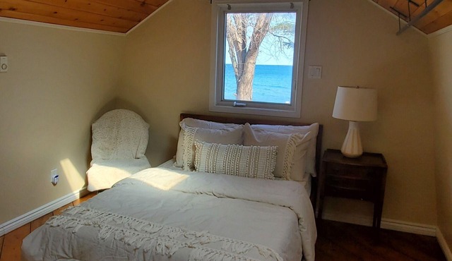 “Love by the Water: Cozy Loft, Romantic Retreat”