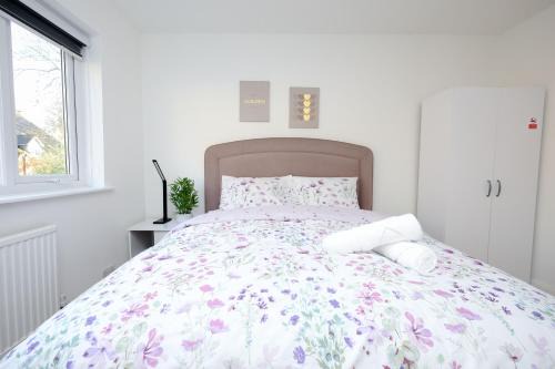 Love Deluxe Queen Bedroom Manchester