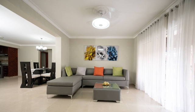 Lovely 3 bedroom condo with pool and balcony