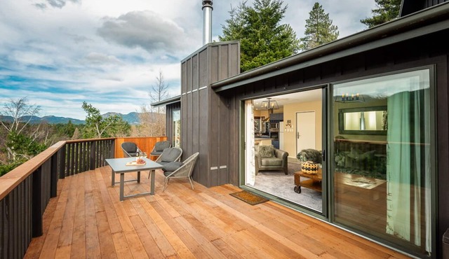 'Love' Hanmer Couples Retreat