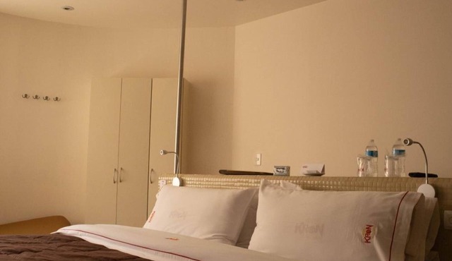 Love Hotel Kron