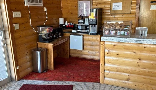 Love Hotels Western Holiday by OYO at Harlan Lake NE