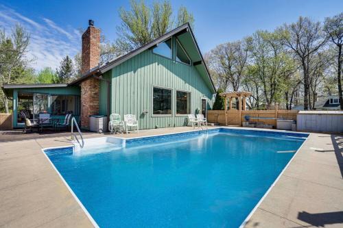 Love Lake Retreat with Hot Tub in New Richmond!