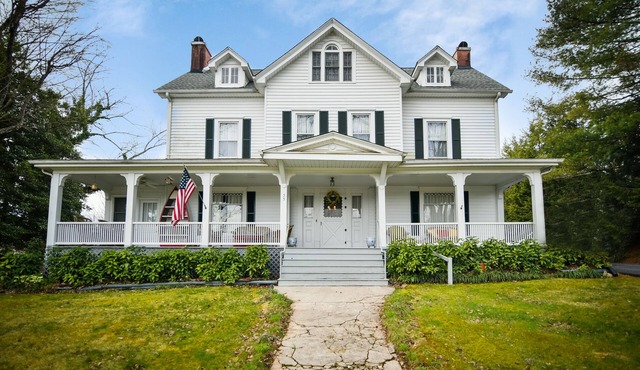 Love Lane Bed & Breakfast