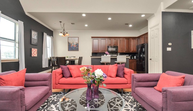 Love&Mystique Getaway in Galleria w/Pool/Sleeps12!