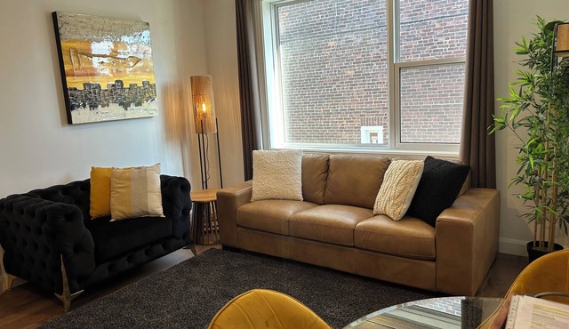 Love nest 1 river from the castle! Free parking! Refurbished, Air conditioner