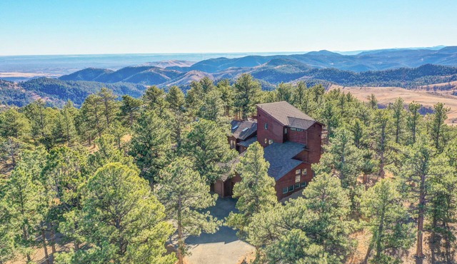 LoVE Ranch, Stunning Mountain/City Views,10 Acres, Near Golden/Red Rocks/Denver