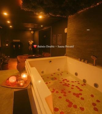 Love Room balnéo double & sauna Privés - Nuit d'exception