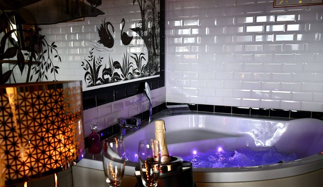 🌹Love Room🌹 Balneotherapy & terrace near the city center