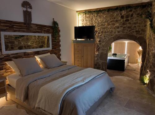 Love room chambre romantique avec Jacuzzi