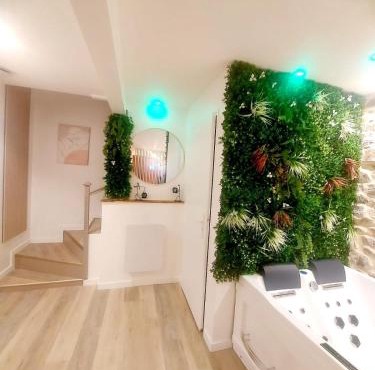 Love Room chic et intime idéale pour un séjour à deux avec jacuzzi et balcon