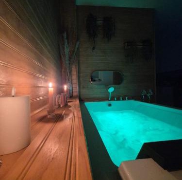 Love Room Juste 1 Nuit - Jacuzzi Privatif & Nuit Romantique