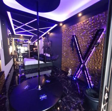 love room mes petits secrets miniac morvan avec jacuzzi privatif