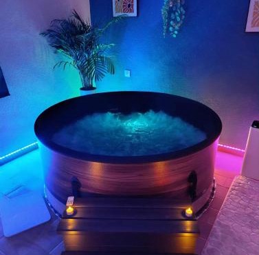 Love Room romantique avec Jacuzzi privatif près de Sarlat
