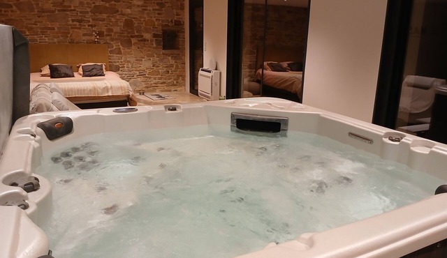 Love Room, Room with jacuzzi and hammam, Gite in ALES