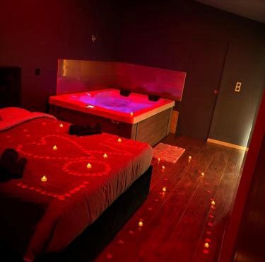 Love room villa rhôna avec jacuzzi