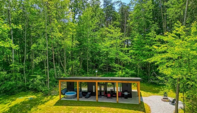 Love Shack cabin at Trickle Creek