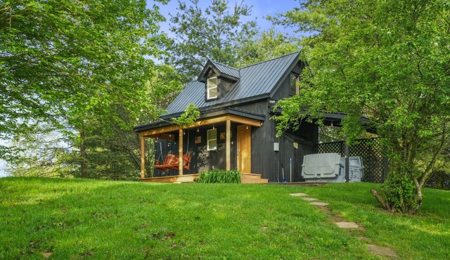 Love Shack Cabin | Hocking Hills, Couples Retreat