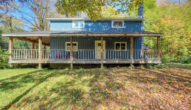 Love Shack Retreat: Cabin w/Deck & Yard!
