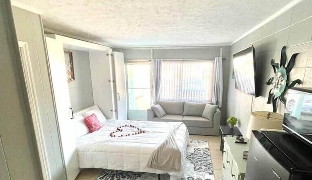 Love Shak romantic beach condo , pets ok