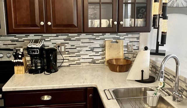 ❤Love This Home ! 2B/2B. Quiet Oasis. Fast Wi-Fi, Pet Friendly