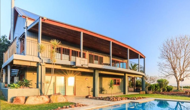 Lovedale Harvest Views House