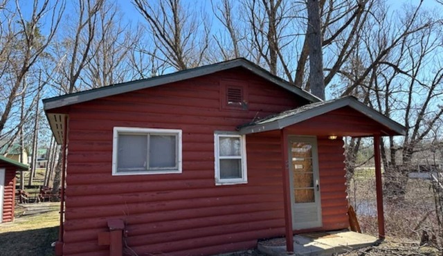 Lovells Riverside Cabin #3 is just steps from the river’s edge with private stair access, and it’s only moments from Caid’s Gas Station, the Lovells Home Center hardware store, and the iconic Lovells Riverside Tavern.