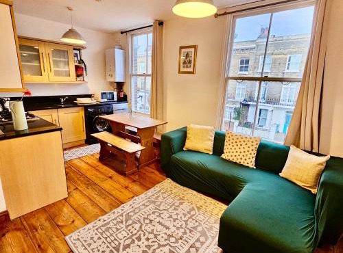 Lovely 1 Bed Apartment by Upper Holloway Station, London