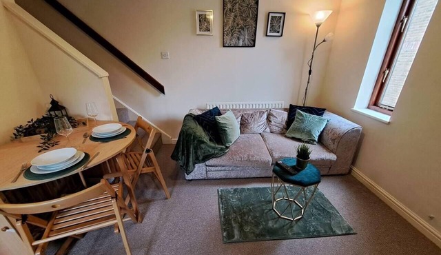 Lovely 1-Bed House in Milton Keynes