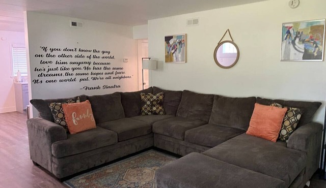 Lovely 1 bed room apartment, all to yourself.