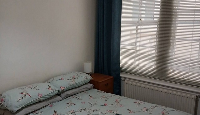 Lovely 1-bedroom flat within minutes from the beach!