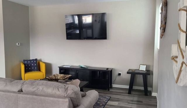 Lovely 1 bedroom rental. Newly renovated!