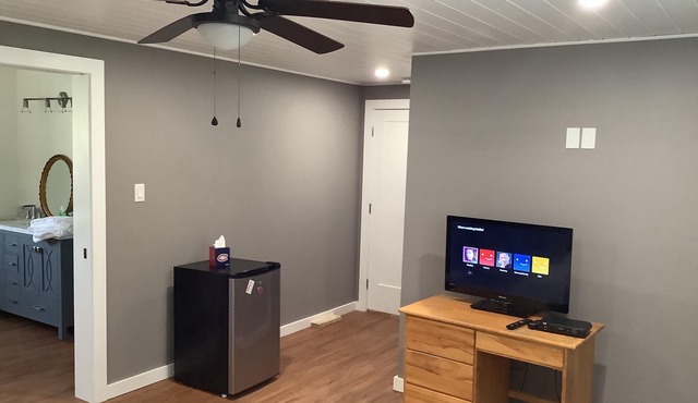 Lovely 1 Bedroom Apartment
