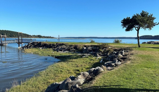 Lovely 1-bedroom apartment in Oak Harbor perfect for your getaway