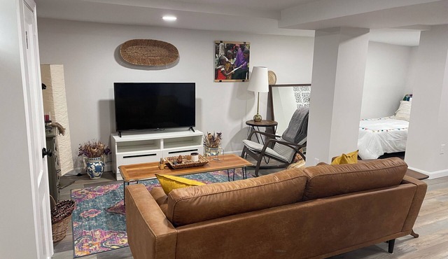 Lovely 1-bedroom apartment with Pool in Brockton